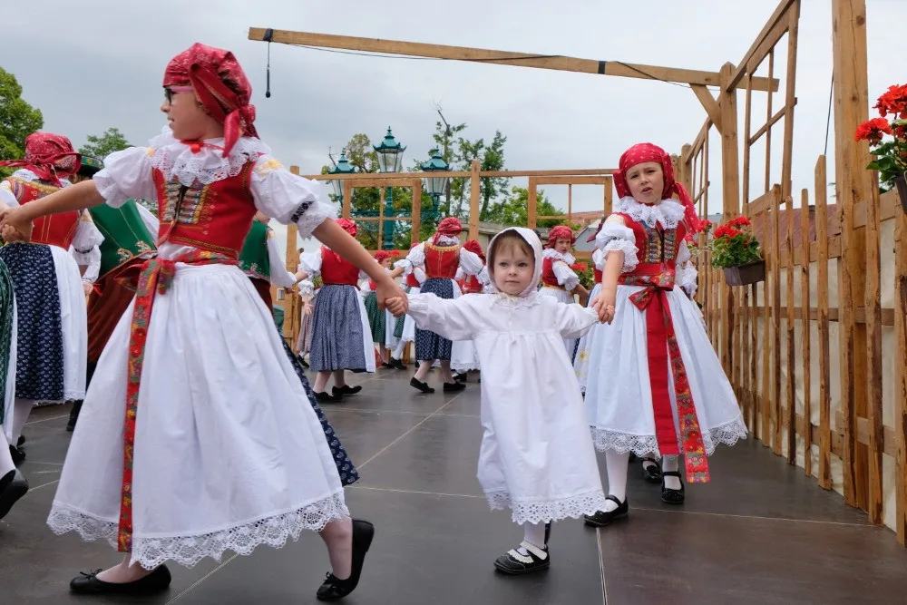 FOTO: O víkendu opět roztančila Přerov folklorní slavnost