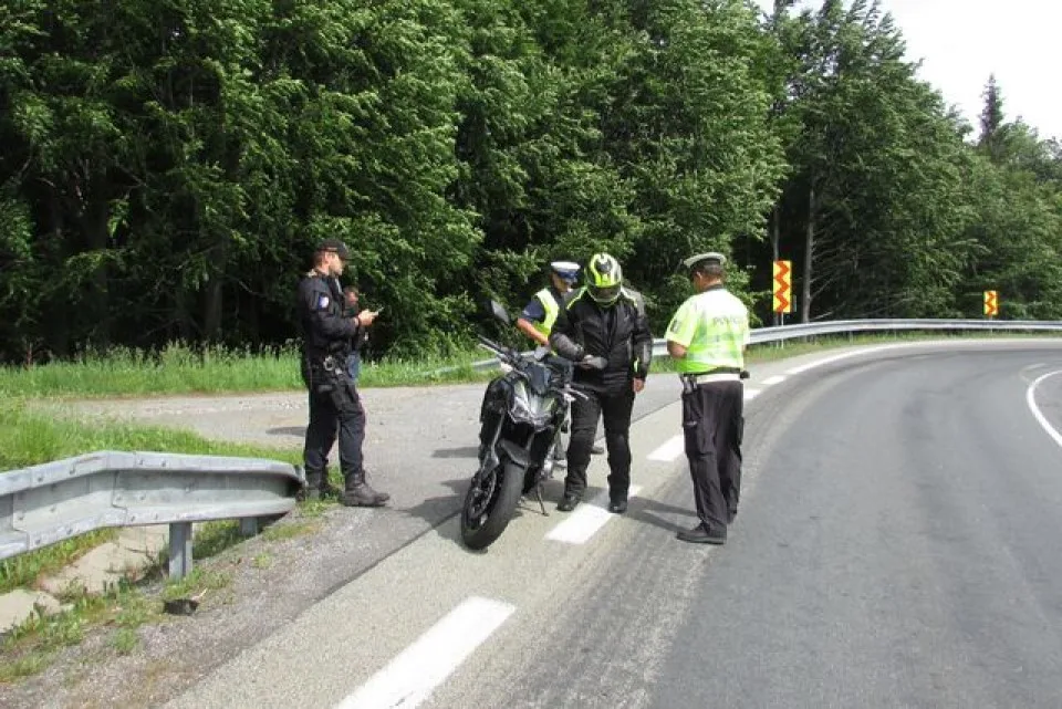 FOTO: Policisté se na Červenohorském sedle zaměřili na neukázněné motorkáře