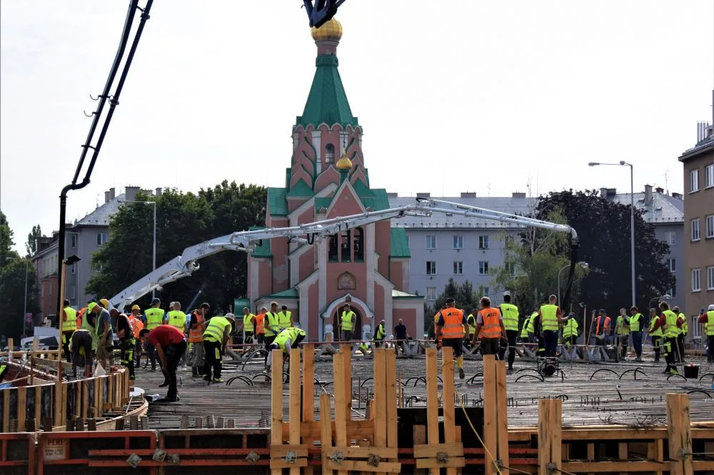 FOTO/VIDEO: U Bristolu probíhají unikátní práce. Celý most se musí vybetonovat za jediný den