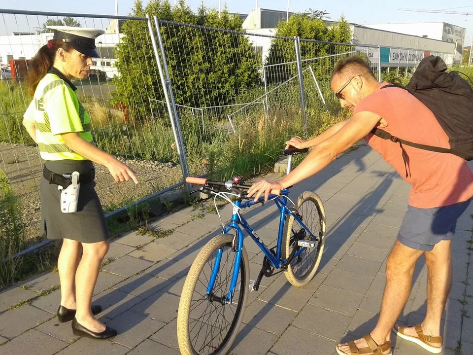 FOTO: Policisté dnes ráno zastavili dvacet cyklistů, kteří porušili zákon. Kontroly budou pokračovat