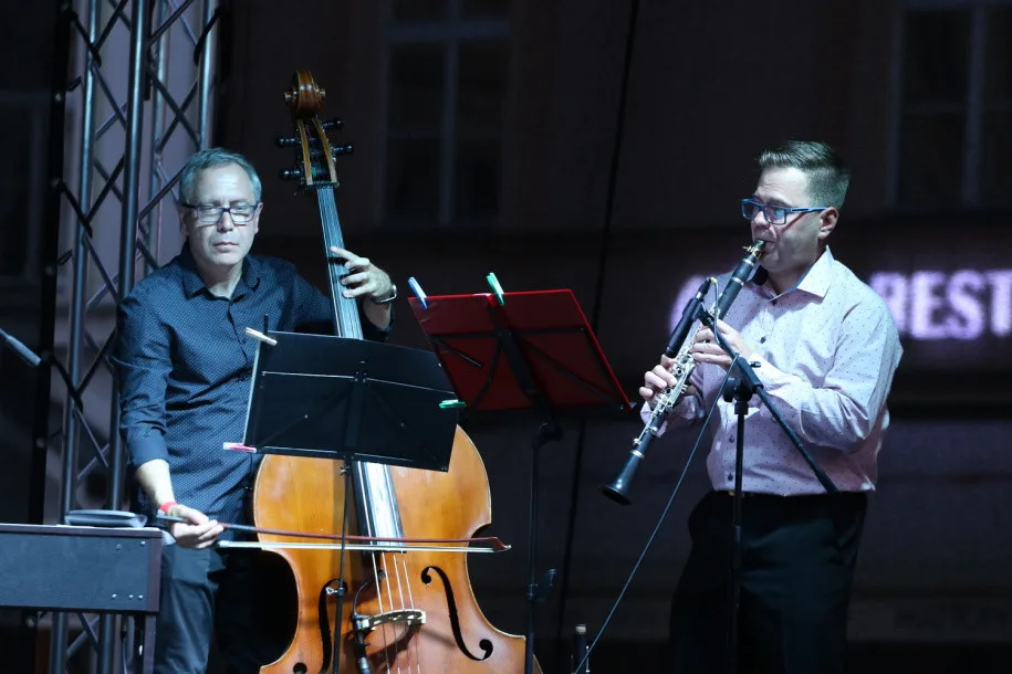 FOTO: Lasery nad Trojicí, SuperStar i klasické barokní opery. Festival BarokOlomouC oživil centrum města