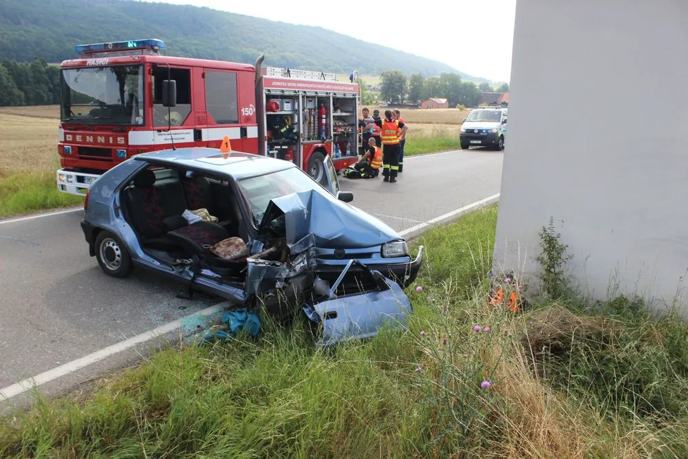 FOTO: Dvě seniorky se zranily při dopravní nehodě. Jednu z nich do nemocnice transportoval vrtulník