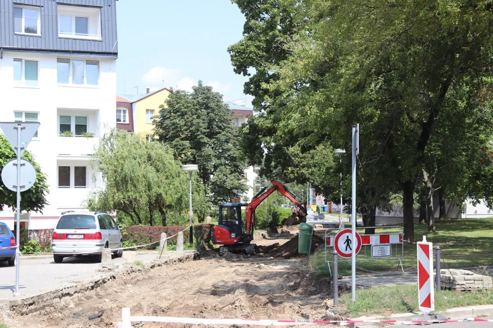 Technické služby v Přerově pracují na šesti stavbách. Místní se dočkají nových parkovacích míst, chodníků a cyklostezek