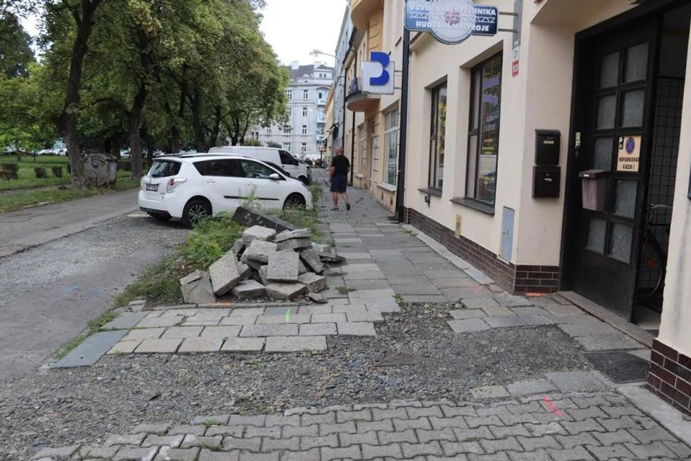 Na náměstí Svobody v Přerově se budou opravovat chodníky do poloviny prosince