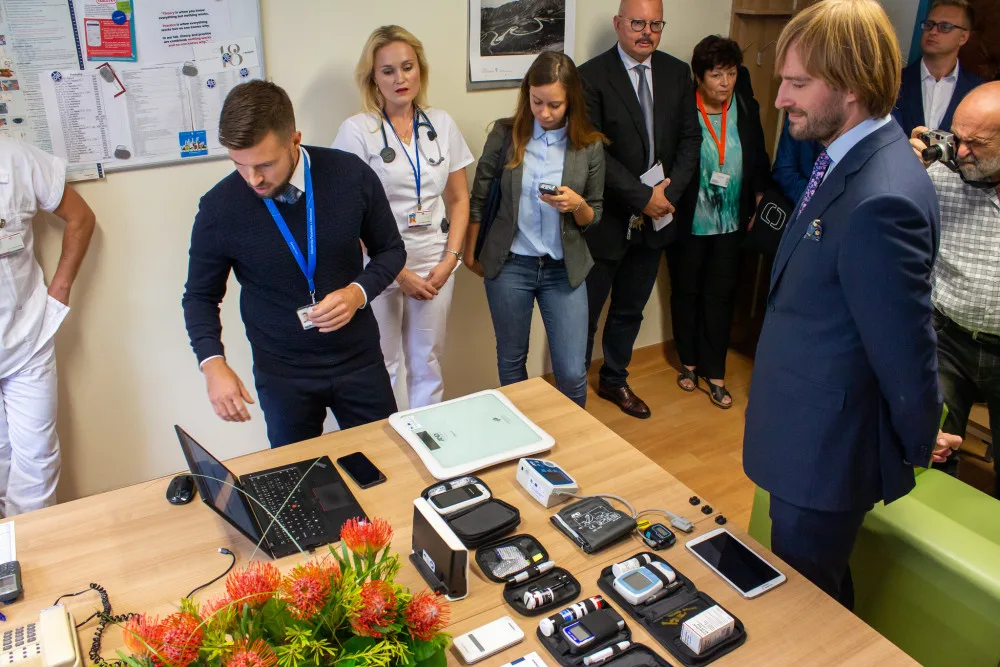 Ředitel olomoucké nemocnice a ministr Vojtěch podepsali smlouvu o zřízení kompetenčního centra pro elektronické zdravotnictví