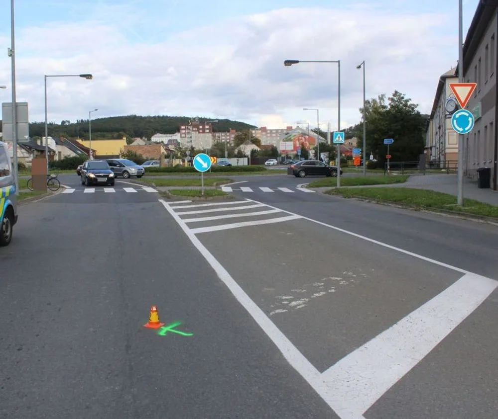 Policisté žádají o spolupráci při objasnění dopravní nehody, při které byla zraněna cyklistka