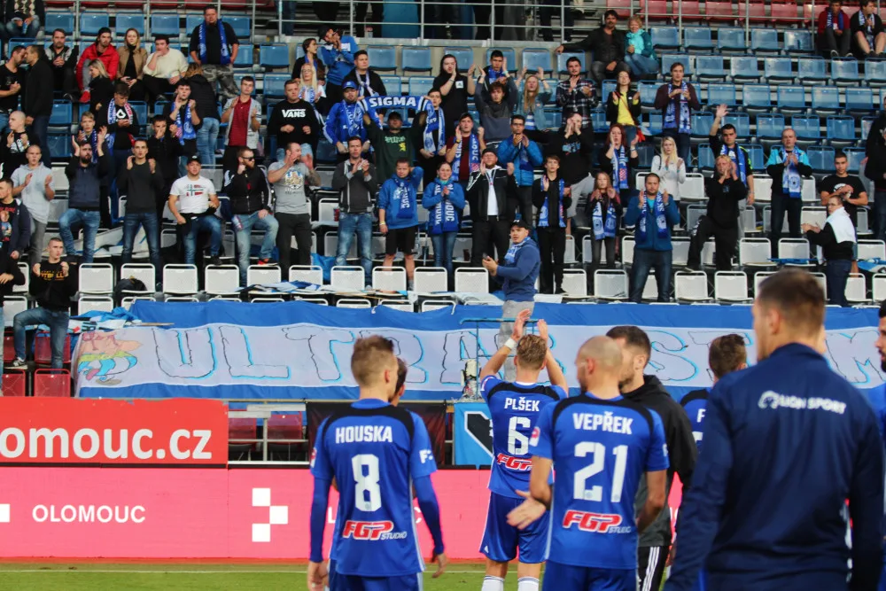 FOTOGALERIE: Sigma nevyužila oslabení Slovácka, které dohrávalo v deseti, remizovala 2:2