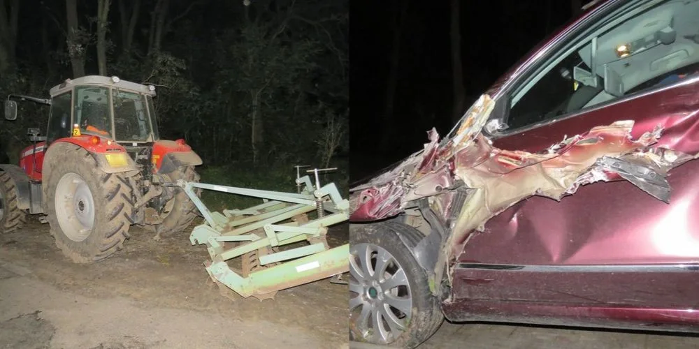 Auto se rozpáralo o kompaktor při míjení traktoru. Řidič auta skončil v nemocnici
