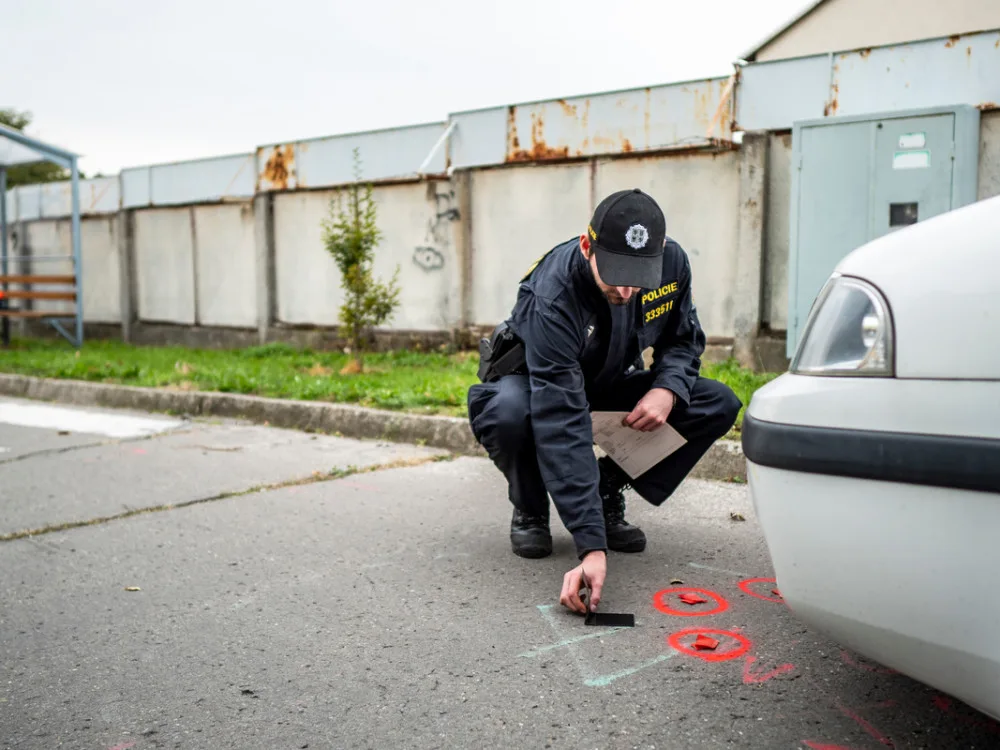 REPORTÁŽ: Střelba, ale i bojová umění a teorie. Podívejte se, jak probíhá policejní příprava