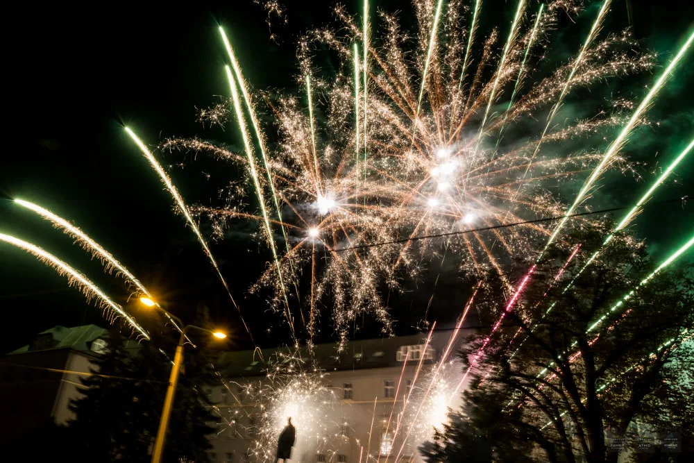 FOTO/VIDEO: Lampionový průvod, pietní akt i velkolepý ohňostroj. Olomoučané si připomněli výročí vzniku Československa
