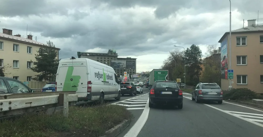 AKTUÁLNĚ: Co říkají řidiči na uzavírku Wolkerovy ulice? Podívejte se do článku na komentáře