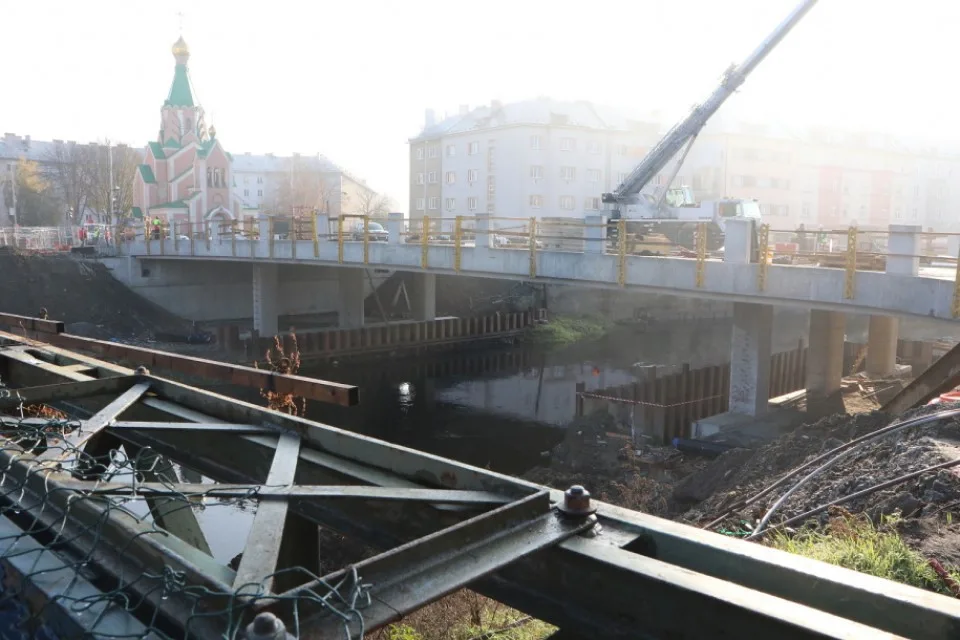 FOTO: Most v Komenského ulici se otevře 18. prosince. Podívejte se, jak vypadá