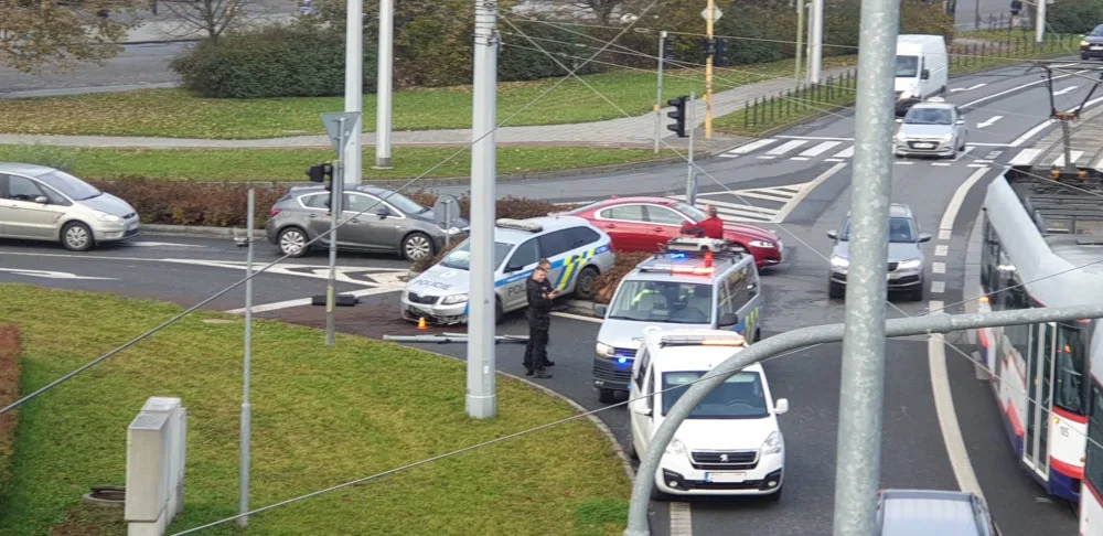 AKTUÁLNĚ: Policisté, kteří bourali u Šantovky, mířili k zásahu. Tam však nedojeli