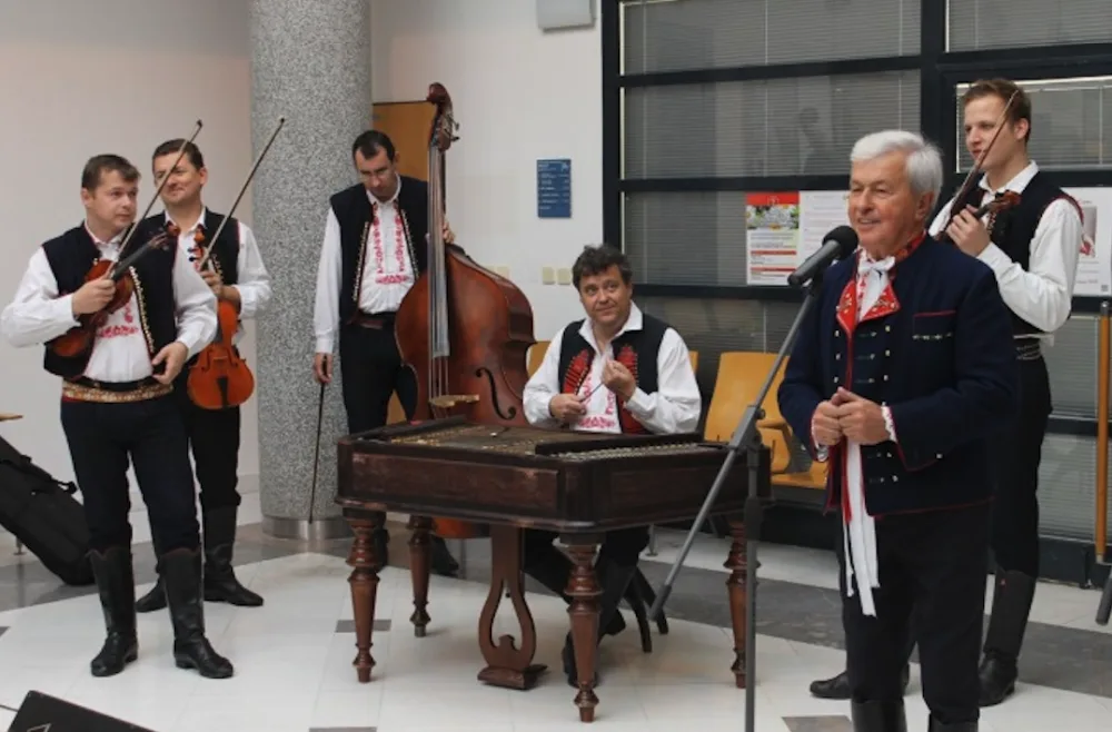 Ve Velkém Týnci odehraje vánoční koncert Jožka Černý