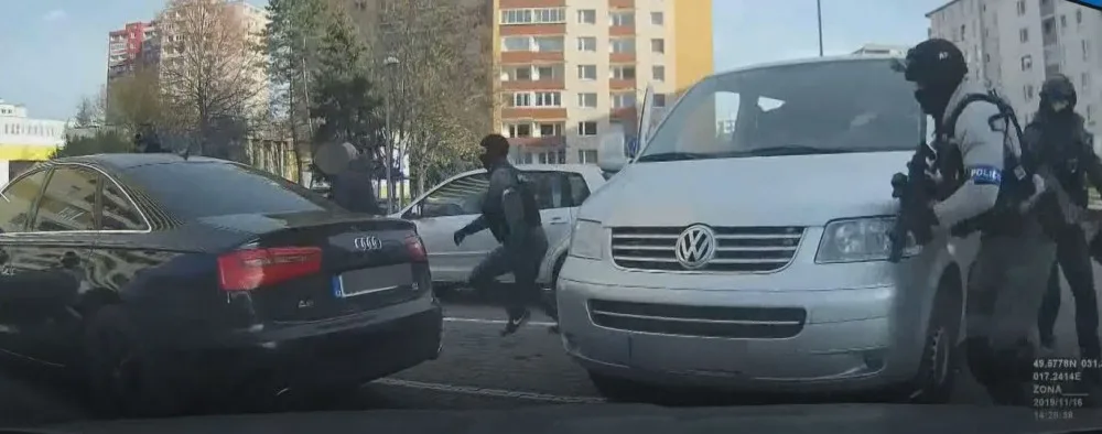 VIDEO: Největší zátah proti dealerům drog v historii Olomouckého kraje. Neunikly ani velké ryby