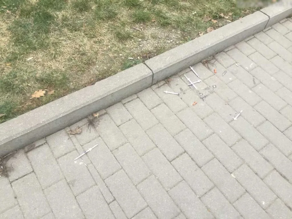 Nejvíce injekčních stříkaček našli strážníci na ulici Lazecká