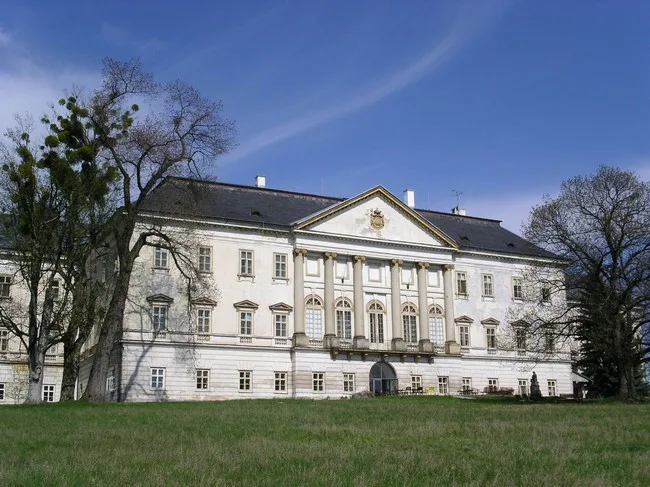 Budova sociálního zařízení Nové Zámky