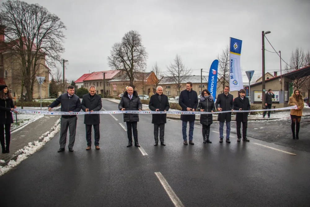 Slavnostní otevření silnice mezi Strukovem a Sternberkem