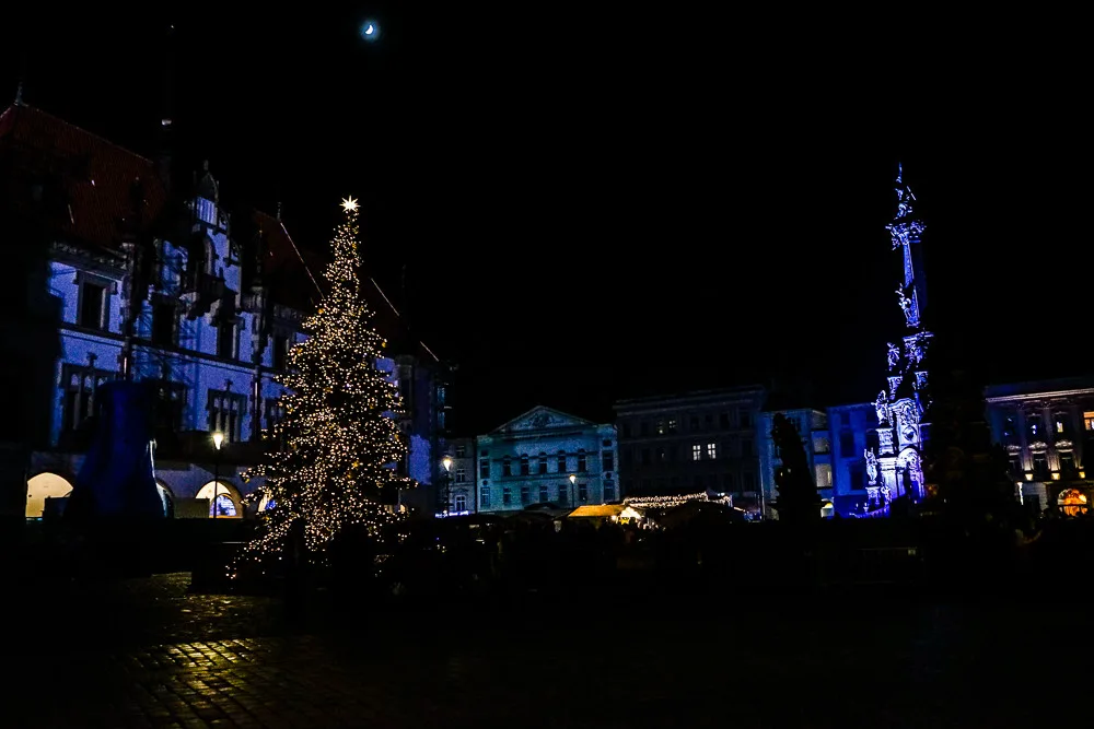 FOTO/VIDEO: Novoroční ohňostroj ozářil nebe nad Olomoucí. Podívejte se na video a fotky
