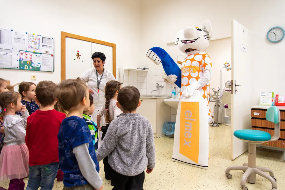FOTO: Malým pacientům pomáhá na Klinice zubního lékařství ve fakultní nemocnici zubní víla
