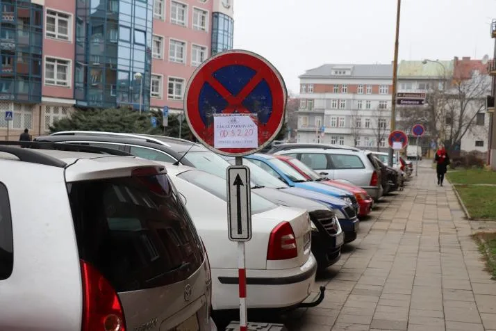 Dvoudenní opravy kanalizace znemožní parkování v Přerově