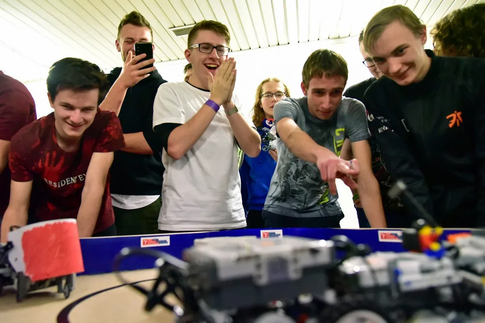 Soutěž Roboti@FSI