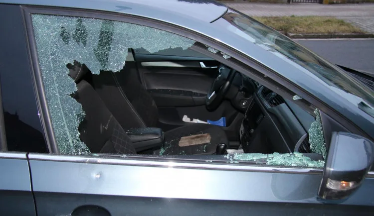 Hradecká drbna - auto
