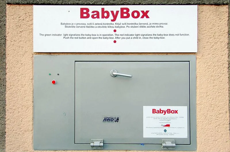 babybox, dítě, odložení,