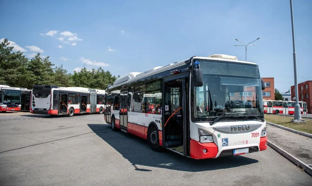 Unikát! Město křižoval autobus poháněný našimi výkaly