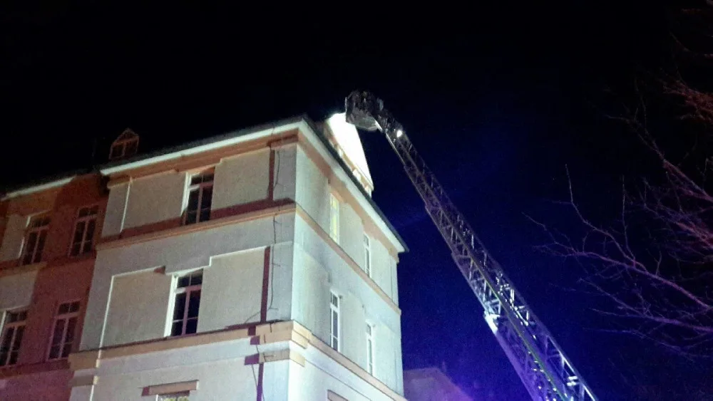 AKTUÁLNĚ: Hasiči nejvíce vyjíždějí k popadaným stromům, největší vichřice se na Olomoucko teprve žene