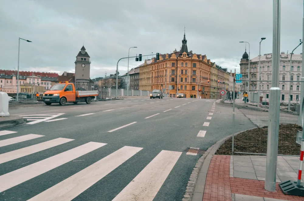 FOTO/VIDEO: Přes most u Bristolu po téměř dvou letech dnes poprvé projedou auta. Takto to tam ráno vypadalo