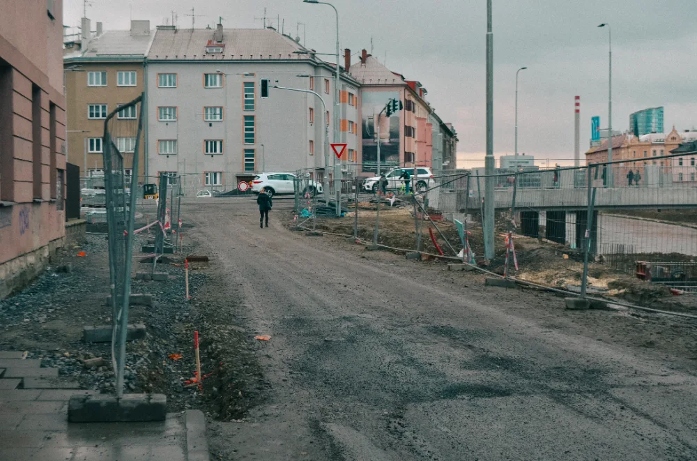 FOTO/VIDEO: Přes most u Bristolu po téměř dvou letech dnes poprvé projedou auta. Takto to tam ráno vypadalo