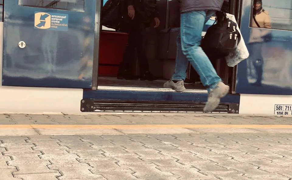 Opozice kritizuje (staro)nové Stadlery. Kvůli jejich "bezbarérovosti" se budou upravovat nástupiště