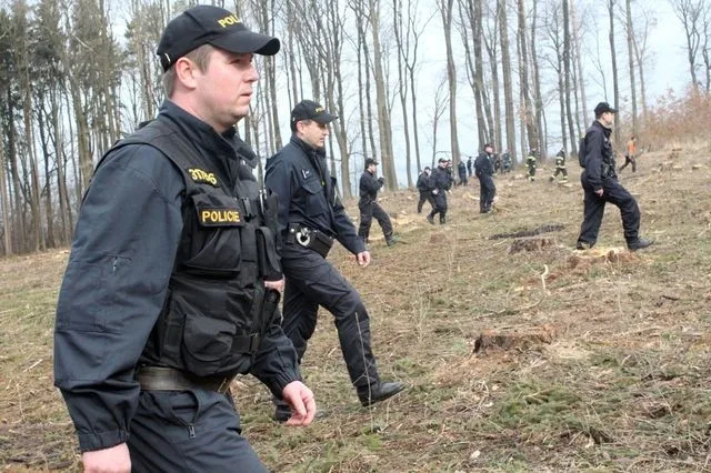 Policisté z Jesenicka pátrali po muži, který vyhrožoval sebevraždou