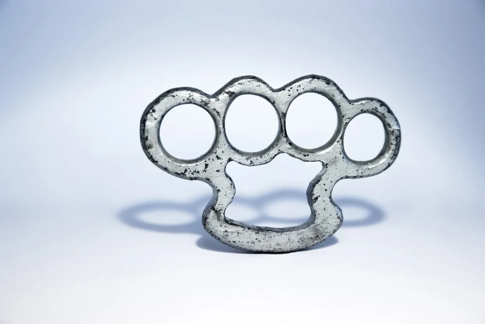 brass-knuckles-1258994_1920