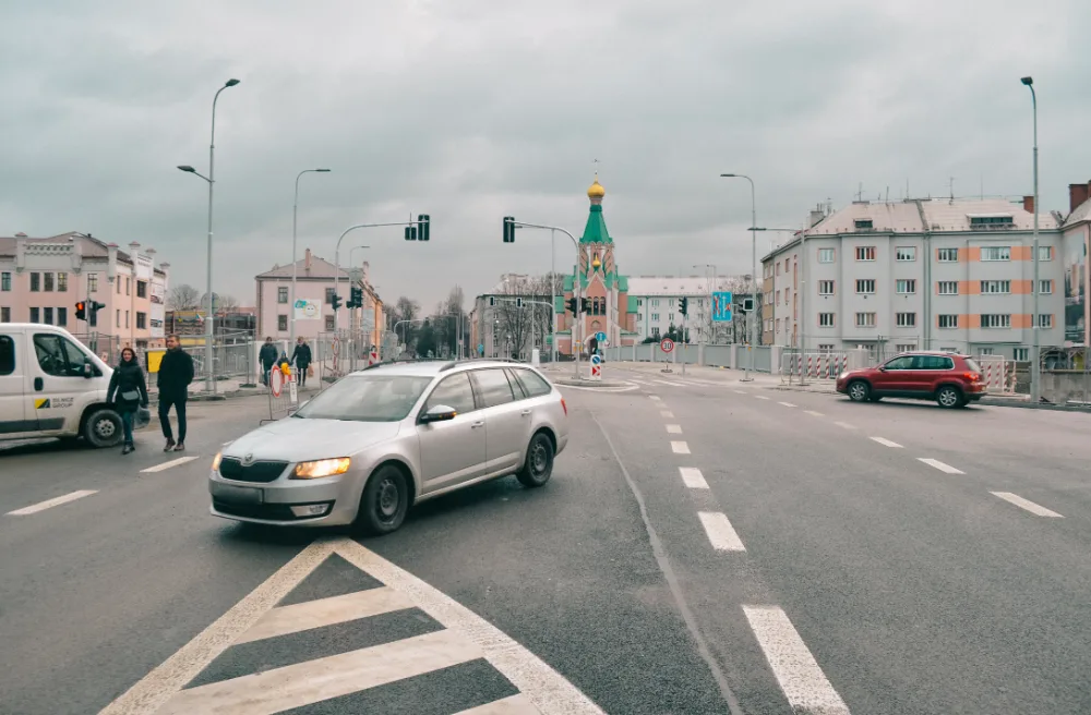 Nejbezpečnější silnice mezi krajskými městy měla loni Olomouc