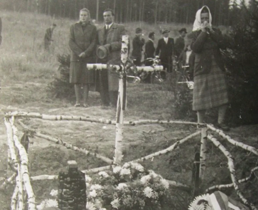 Zákřov u Tršic si připomíná 75 pět let od brutálního masakru devatenácti mužů Němci a kozáky