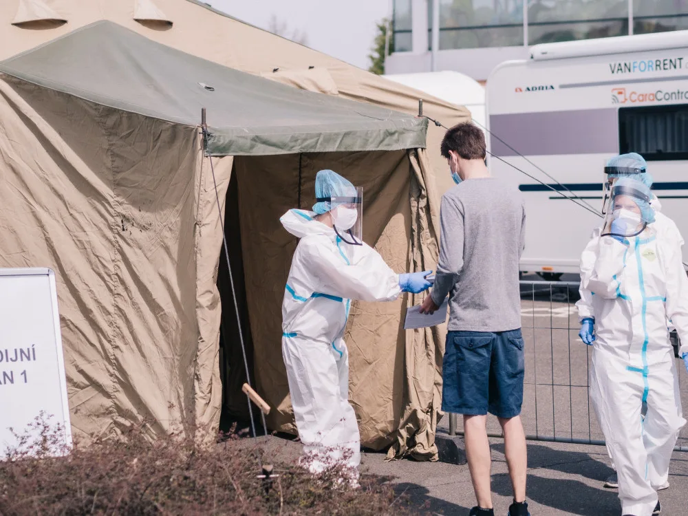 FOTO/VIDEO: Olomouc za sebou první den plošného testování, takto to dnes vypadlo u Globusu