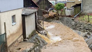 Je to jako apokalypsa, říkají obyvatelé Břevence, který zatopila přívalová voda