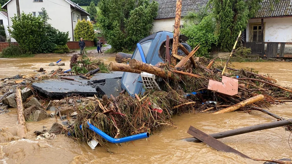 Je to jako apokalypsa, říkají obyvatelé Břevence, který zatopila přívalová voda