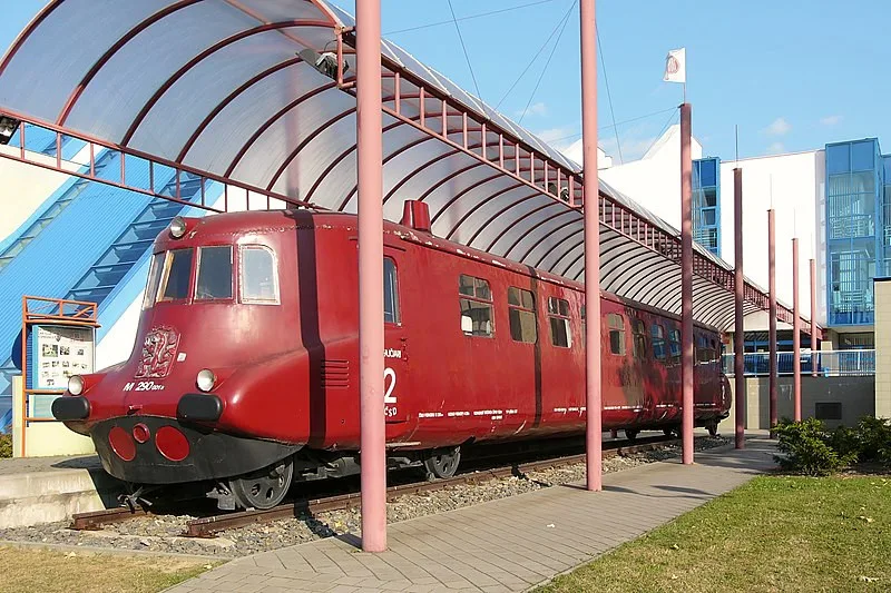 Na trať z Přerova do Hranic vyjela nově nalakovaná legendární Slovenská strela