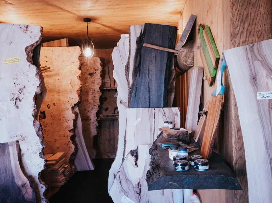 FOTO: Zažijte pravou vůni dřeva! EpoWoodShop nabízí nejen kvalitní výrobky, ale hlavně jedinečné prostředí
