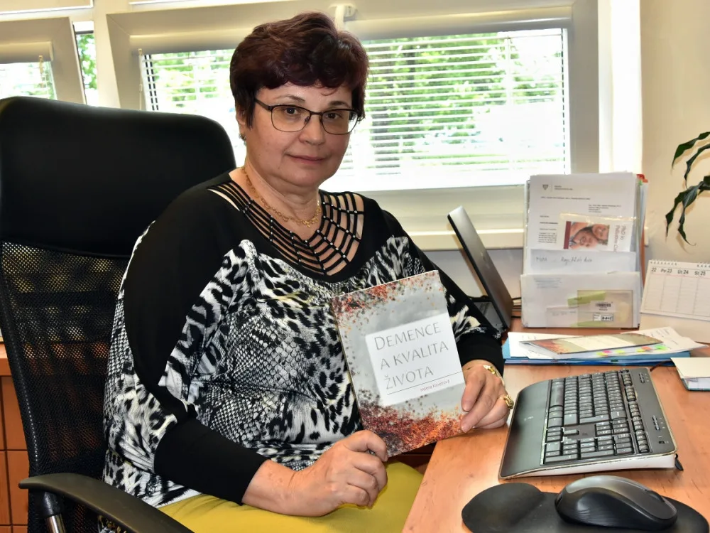 Vyšla publikace založená na výzkumu života seniorů v počátečním stadiu demence