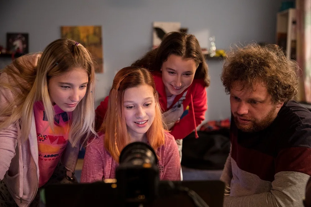 Hlavní protagonistky filmu s režisérem Vítem Klusákem