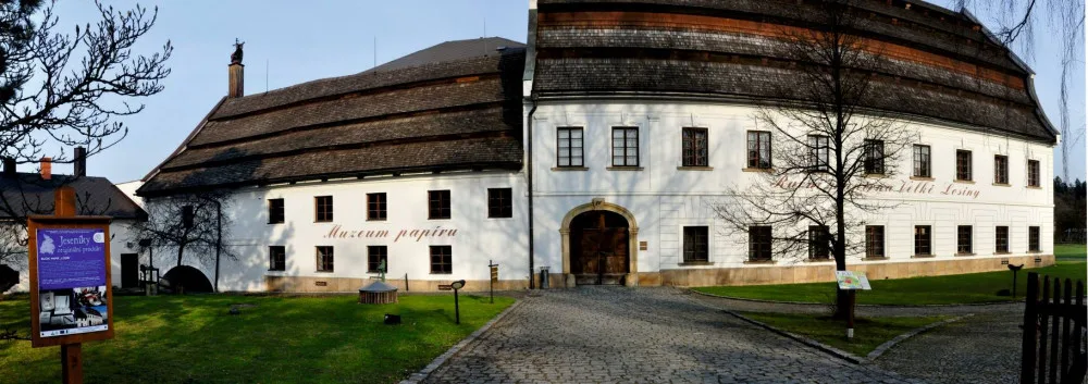 Víkend v ruční papírně ve Velkých Losinách bude nabitý programem pro děti i rodiče