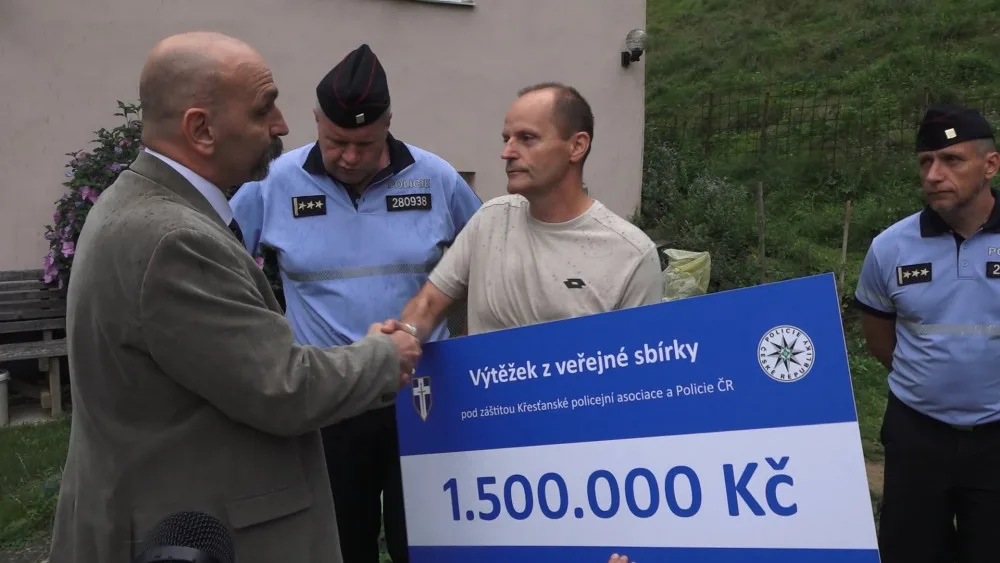 Na pomoc rodině policisty z Šumvaldu věnovali lidé z celé ČR 1,5 milionu korun