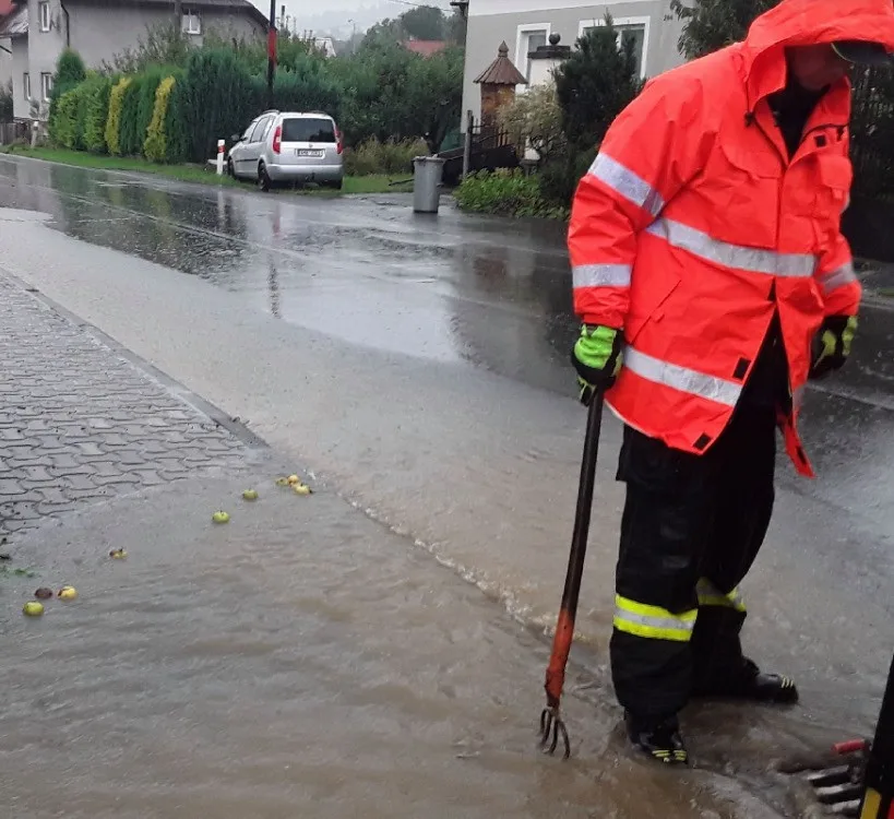 Hladiny řek se v úterý večer zvedly. Hasiči zasahovali na nejkritičtějších místech