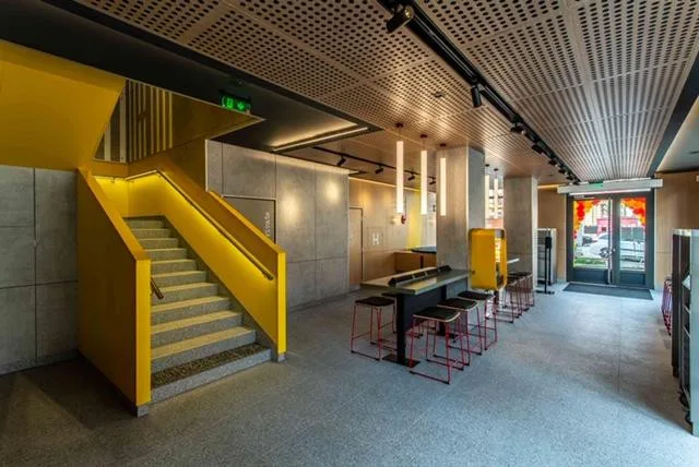 FOTO: Nový McDonald's v Olomouci. Podívejte se, jak vypadá restaurace s unikátním designem