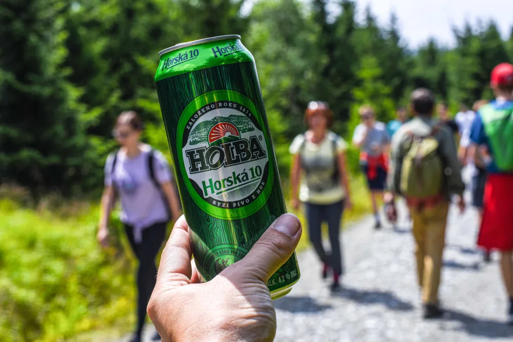 Vydejte se s Pivovarem Holba na pochod za barvami Rychlebských hor