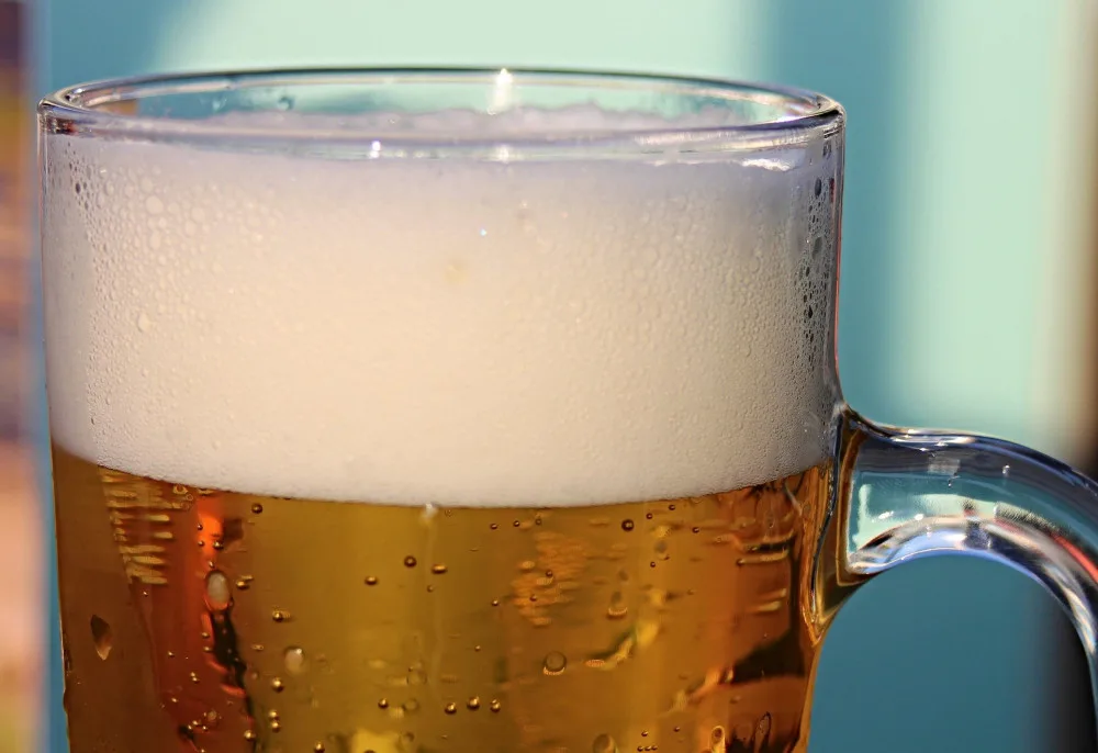 Pivo v Česku zdražuje. Po dalších značkách zvýšil ceny i Staropramen